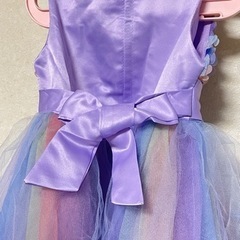 【美品】ボリュームたっぷり！カラフルドレス　110サイズの画像
