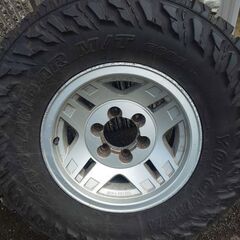 格安31×10.50R15マッドタイヤ！トヨタ用アルミ付き8本アルミ無し2本