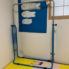 鉄棒、吊り革の画像