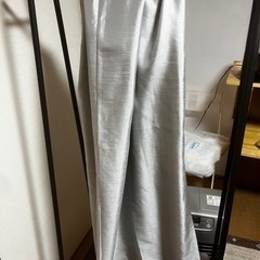 カーテン　グレー光沢　2本