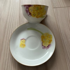 皿、カップ、ボウルの画像