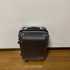 スーツケースの画像