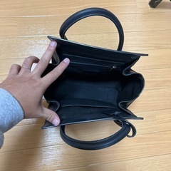 女性用バック【charles &keith】の画像