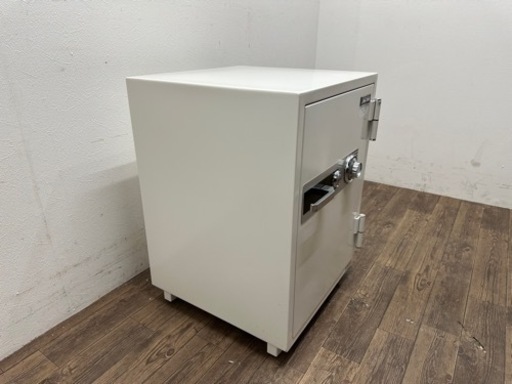 井上金庫　耐火金庫　５２L　ダイヤル式　９９ｋｇ　ホワイト　ＰＨＤ－１００Ｄ