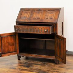 【ヤ取終了1/26】≪W912ジ≫ Jaycee Furniture/ジェイシーファニチャー ライティングビューロー 鍵付き 英国 オーク 木彫刻 デスク/机 インテリア クラシック調の画像