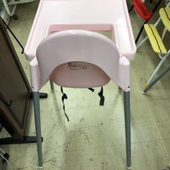IKEA ベビーチェア ピンクの画像
