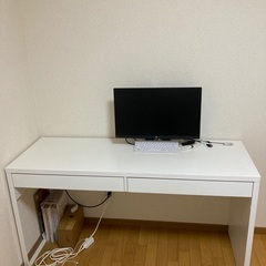 IKEA MICKE ミッケ デスク テーブル　白 ホワイト142x50cm GW前希望の画像