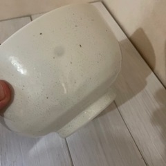白い陶器の中鉢の画像