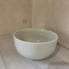 白い陶器の中鉢