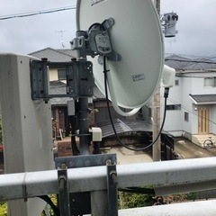 値下げ　取り外し済み　地上波デザインアンテナ＋BS  CSアンテナ　2k 4k 8k対応　配線付きの画像