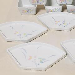 可愛い食器セットの画像