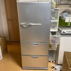【急募！本日19日取りに来れる方限定】０円でお譲りします！　三段冷蔵庫