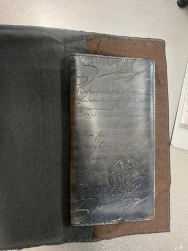 ベルルッティ　長財布　紺