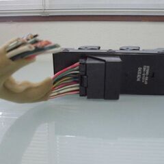 ワゴンR　FXリミテッド　CBA-MH21S　パワーウインドウスイッチ[R2-9]の画像