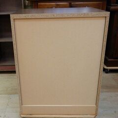 フラップ扉　サイドチェスト　中古品　/　フラップチェスト　ベッドサイドチェスト　収納家具　リサイクルショップエコノサーの画像