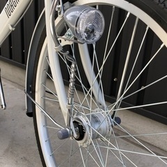 新車☆特価　シンプル　シティーサイクル　22インチ自動点灯ライト 　一台限りの画像