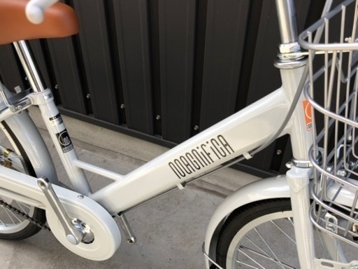 新車☆特価　シンプル　シティーサイクル　22インチ自動点灯ライト 　一台限り