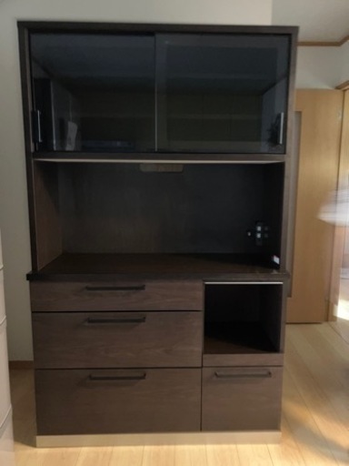 容量たっぷり☆食器棚