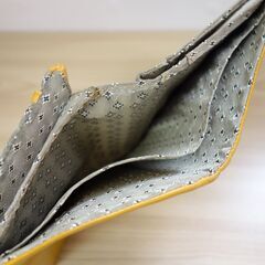 【No.21】FRAME WORK 多収納 二つ折り財布 イエローの画像