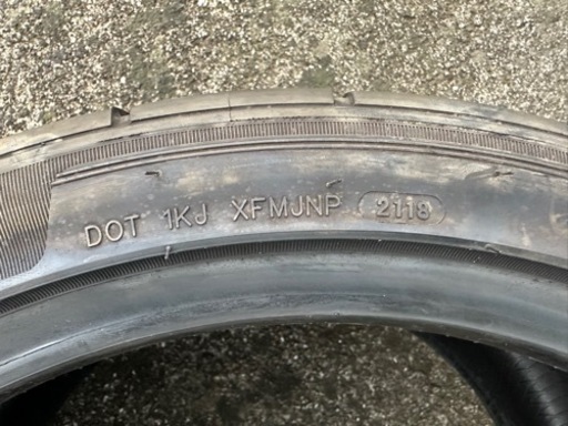 【1本単価2万越！ほぼ新品】VALINOタイヤ　PERGEA 08RS 265/35/R18 2本