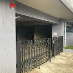 【月極駐車場🚙】11/1～空　屋根付き・防犯カメラ付きで安心の分譲マンションの1F部分！大きさゆとりがあります − 東京都