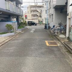 【月極駐車場🚙】11/1～空　屋根付き・防犯カメラ付きで安心の分譲マンションの1F部分！大きさゆとりがあります - 不動産
