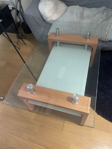 ガラスローテーブル