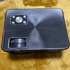 【決まりました】家庭用小型プロジェクター　YABER Y60の画像