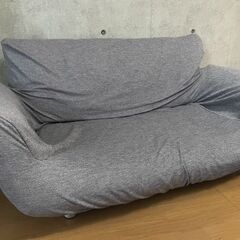 二人掛けソファーの画像