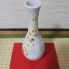 九谷焼 花瓶 白 金箔の画像