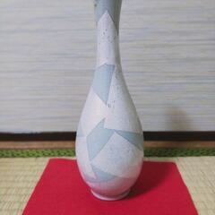 九谷焼 花瓶 白 金箔の画像