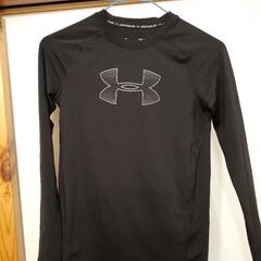 アンダーアーマーの夏用のインナーシャツ140cm?