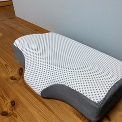 ニトリ　横向きがラクな枕　枕の画像