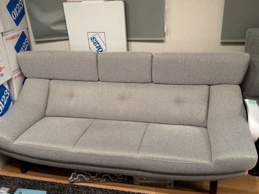 【カリモク家具、ソファ、非喫煙、ペットなし環境、使用2年　宅配発送可】カリモク　定価280,000円布張りソファ　