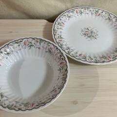 【お値下げしました】新品未使用 NARUMI 皿セット①