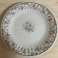 【お値下げしました】新品未使用 NARUMI 皿セット①の画像