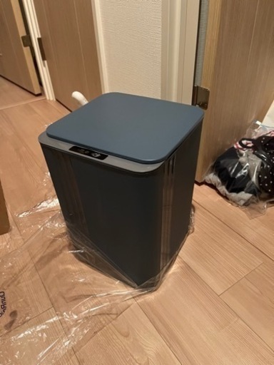 ゴミ箱　センサー付　新品