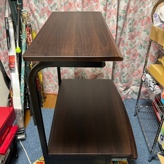 パソコンデスクの画像