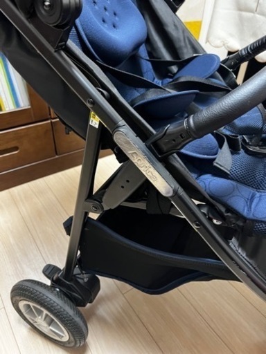 値下げしました！Aprica ベビーカー 美品 雨避け
カバー付き 