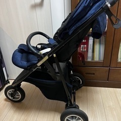 値下げしました！Aprica ベビーカー 美品 雨避け
カバー付き の画像