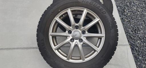 215/ 60r16　ホイル付きスタッドレスタイヤ