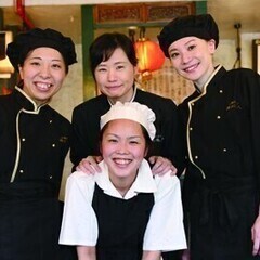 《主婦(夫)活躍中》平日昼間のみOK◎ホール＆キッチン＆補助スタ...