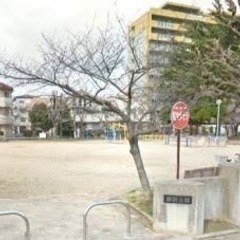 東大阪市御厨公園辺りでお話、散歩、サッカーをいずれか。