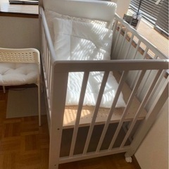 ベビーベッドの画像