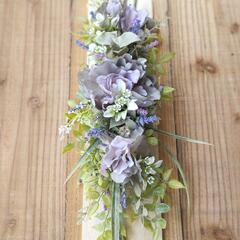 造花を使ってのflowerアレンジメントの画像