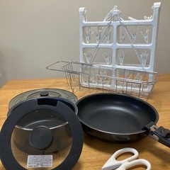 キッチン用品いろいろ、ハンガーも
