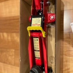 タイヤ交換セット（油圧ジャッキ、トルクレンチ、十字レンチ）の画像