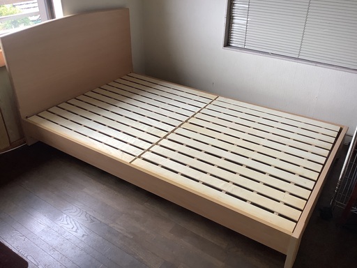 【商談中】セミダブルベッド　マット付き