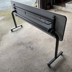 オフィステーブルの画像