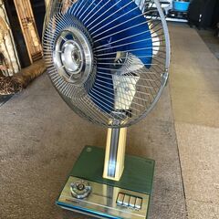 ■金泉黄ララ■  レトロ感溢れるデザインの扇風機の画像